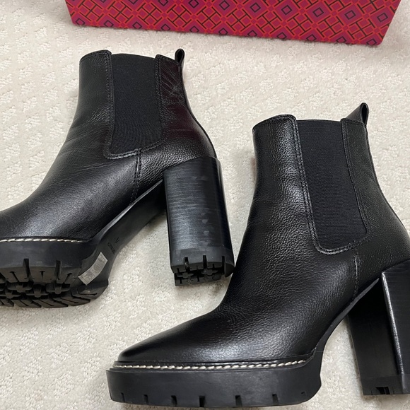 Tory Burch Carson Lug sole Booties, black, Woman’s US size 7.5 - Picture 12 of 13